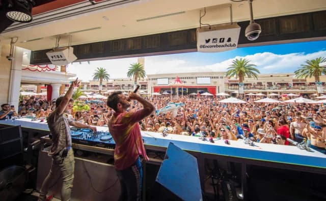 Encore Beach Club Las Vegas — pool party venue and atmosphere
