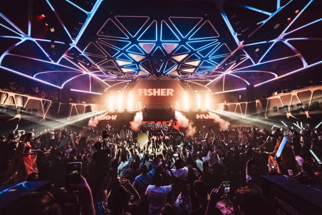 Hakkasan Nightclub Las Vegas — Crowd at a DJ performance