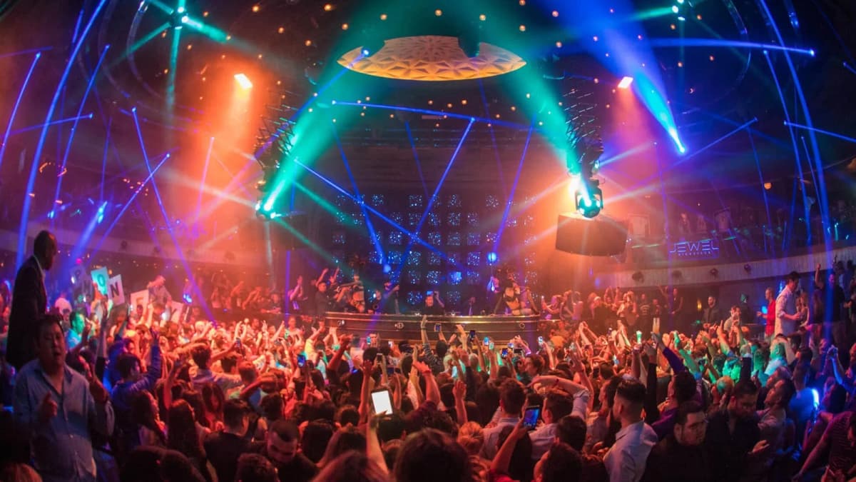 JEWEL Nightclub Las Vegas — Dance floor crowd beneath laser lights