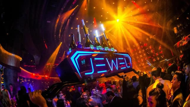 JEWEL Nightclub Las Vegas — Bottle service celebration in the crowd