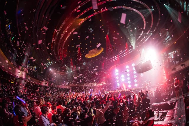 JEWEL Nightclub Las Vegas — Crowd beneath red stage lights